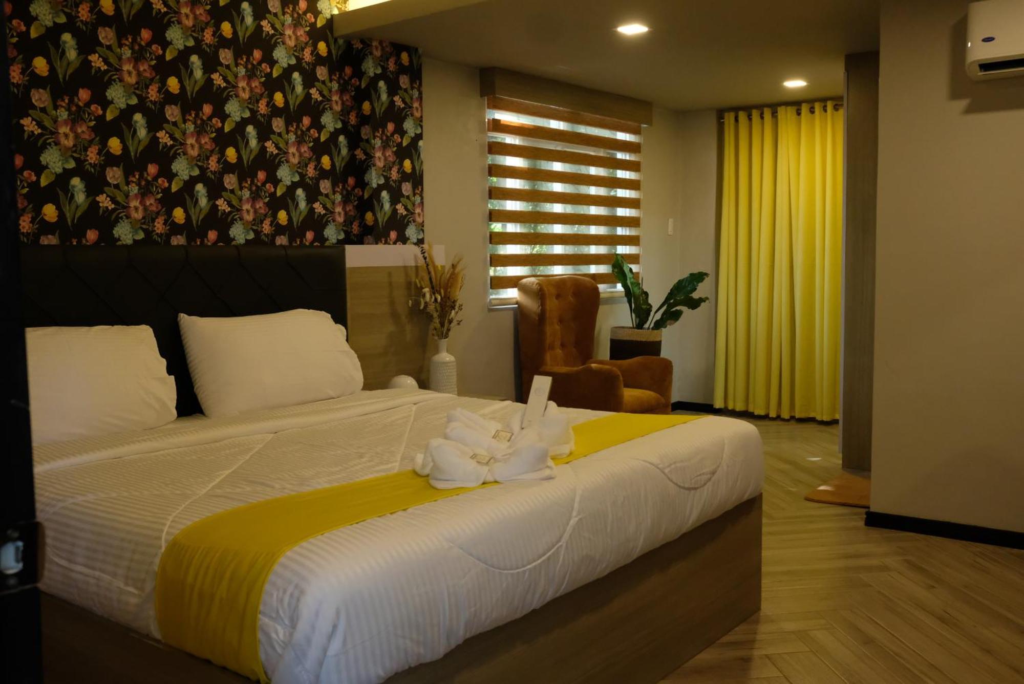 Vieda Hotel Caticlan Extérieur photo